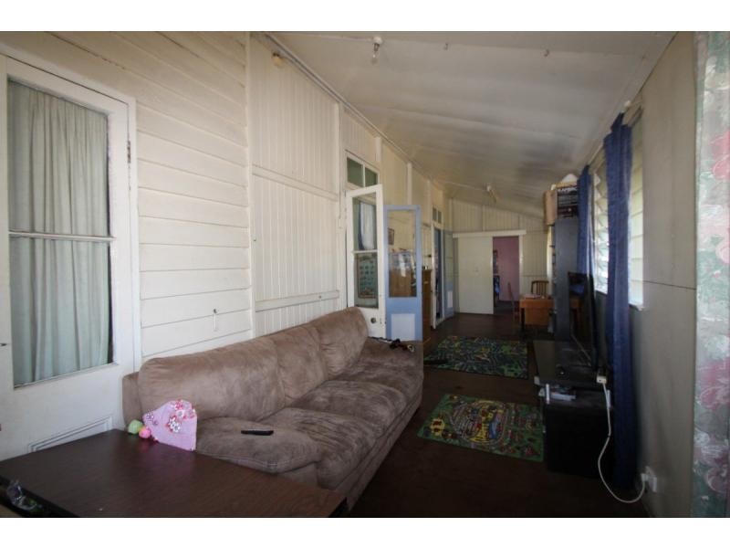 32 Percy Street, Warwick QLD 4370