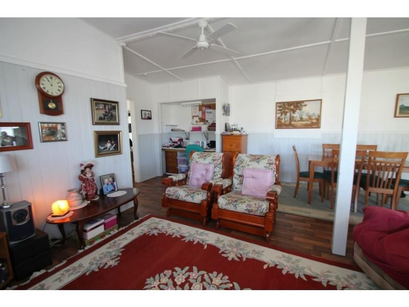 2 Barron Street, Hendon QLD 4362
