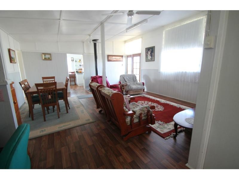 2 Barron Street, Hendon QLD 4362