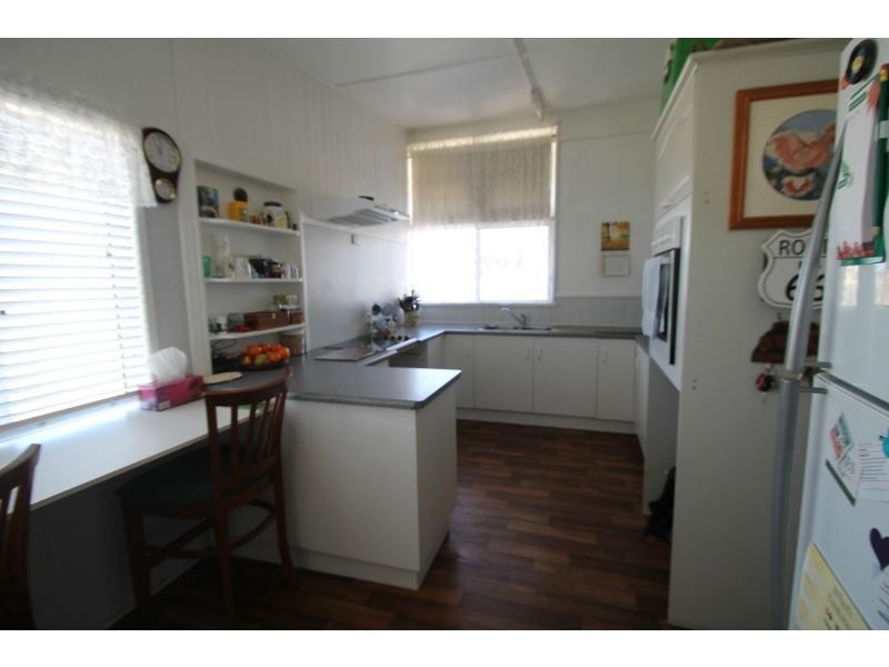 2 Barron Street, Hendon QLD 4362