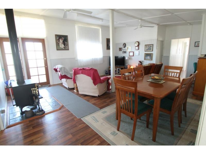 2 Barron Street, Hendon QLD 4362