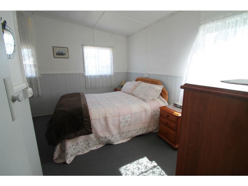 2 Barron Street, Hendon QLD 4362