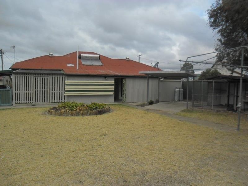 35 Stewart Avenue, Warwick QLD 4370