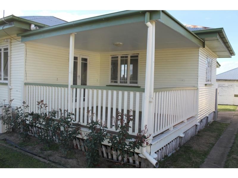 113 Pratten Street, Warwick QLD 4370