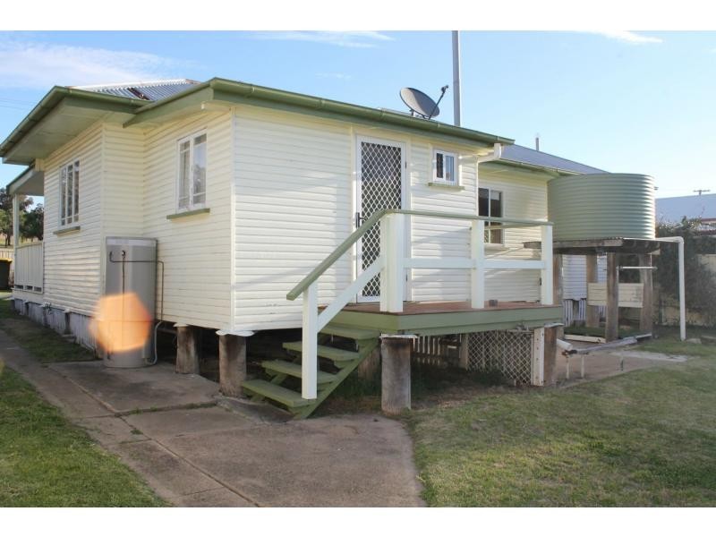 113 Pratten Street, Warwick QLD 4370