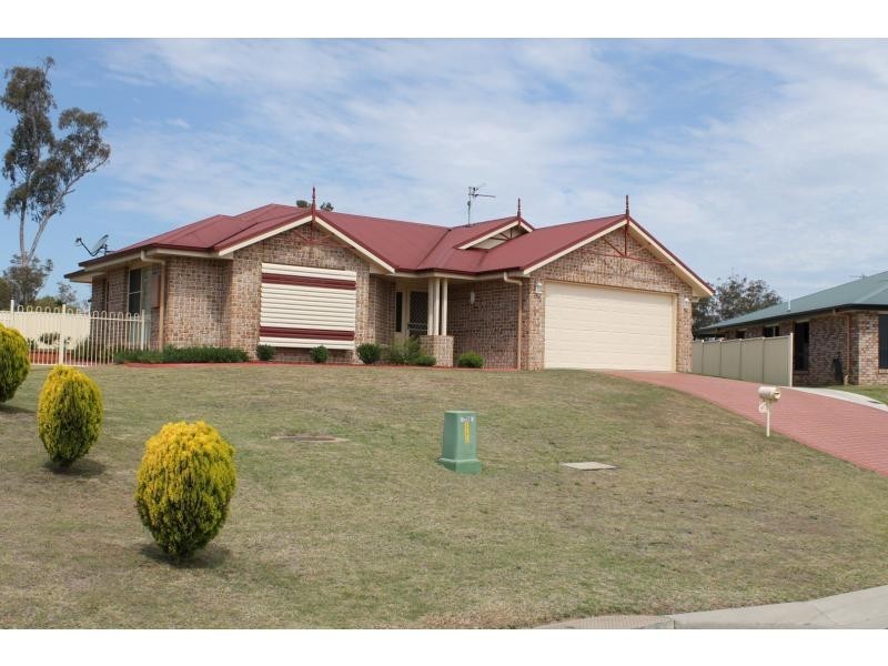 27 Lyons Crescent, Warwick QLD 4370