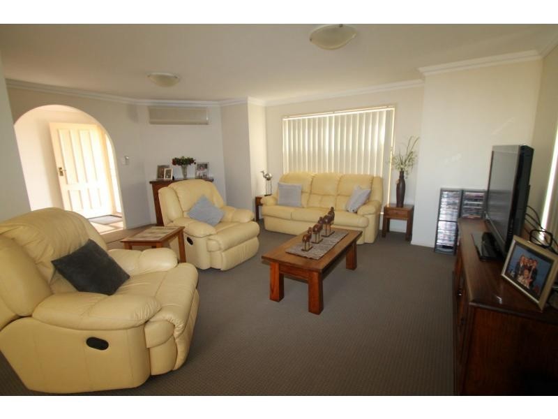 27 Lyons Crescent, Warwick QLD 4370