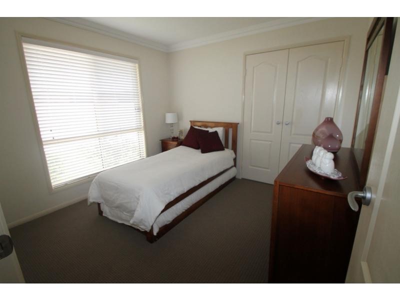 27 Lyons Crescent, Warwick QLD 4370