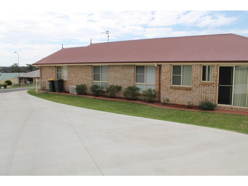 27 Lyons Crescent, Warwick QLD 4370