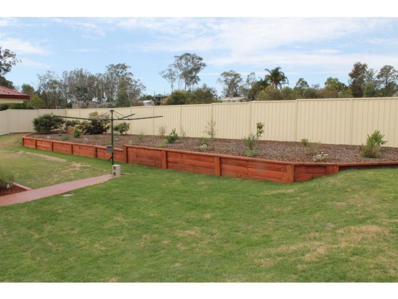 27 Lyons Crescent, Warwick QLD 4370