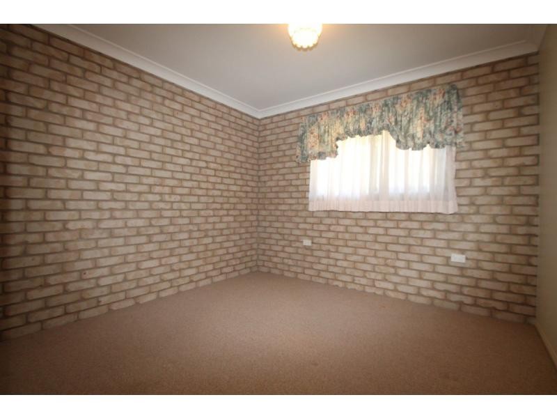 Unit 3/10 Locke Street, Warwick QLD 4370