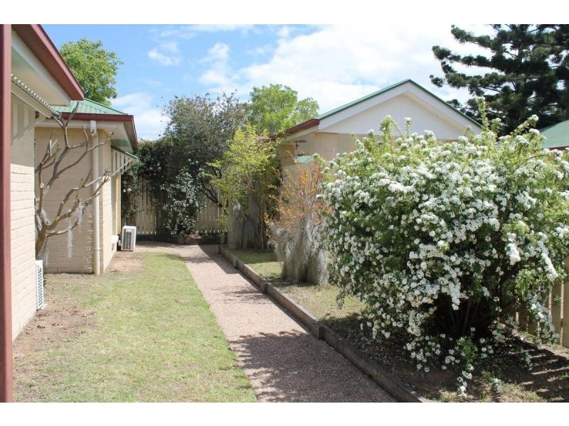 Unit 3/10 Locke Street, Warwick QLD 4370