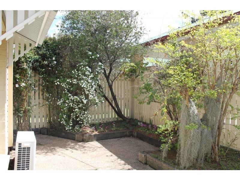 Unit 3/10 Locke Street, Warwick QLD 4370