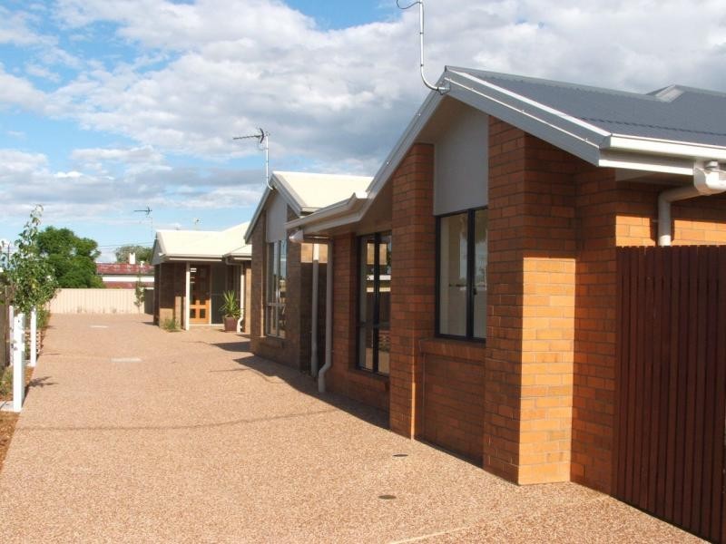 Unit 3/22 Stewart Avenue, Warwick QLD 4370