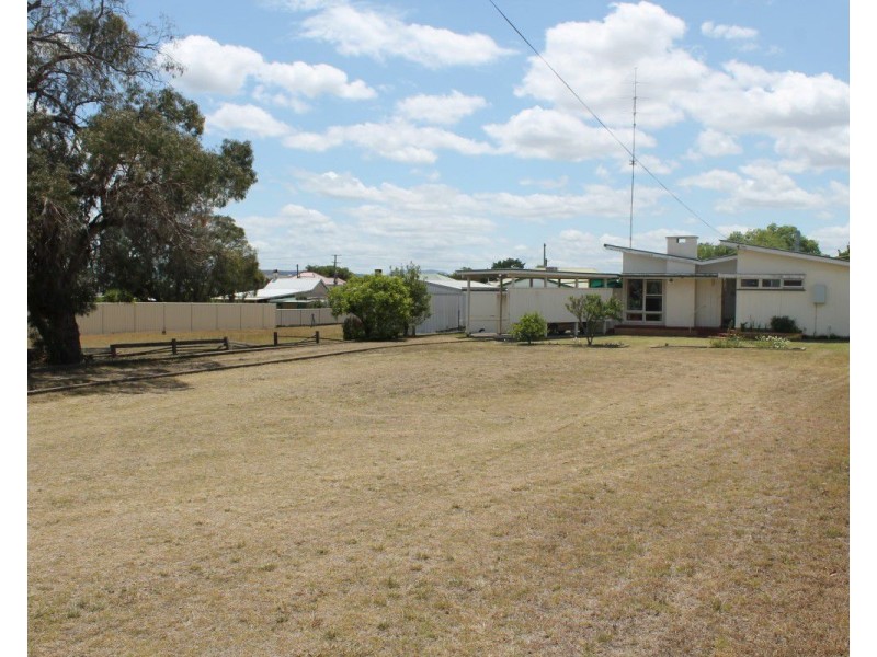 62 Myrtle Avenue, Warwick QLD 4370