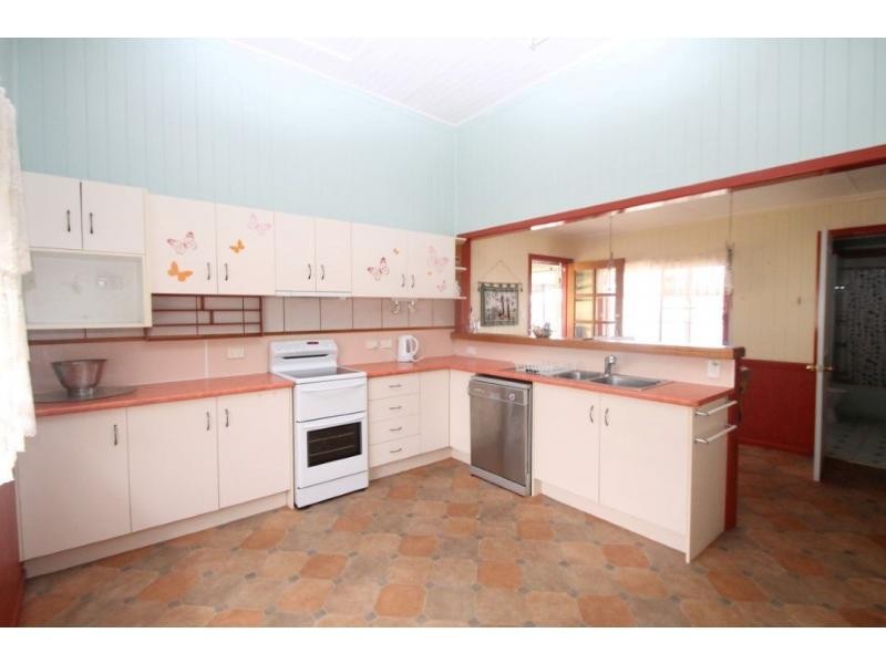 11 Lyons Street, Warwick QLD 4370