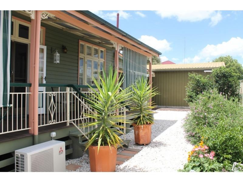 16 King Street, Warwick QLD 4370