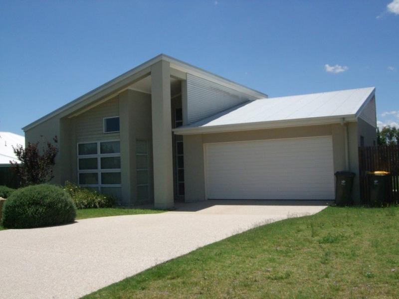 11 Floribunda Avenue, Warwick QLD 4370