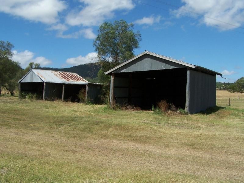 10905 Cunningham Highway, Gladfield QLD 4370