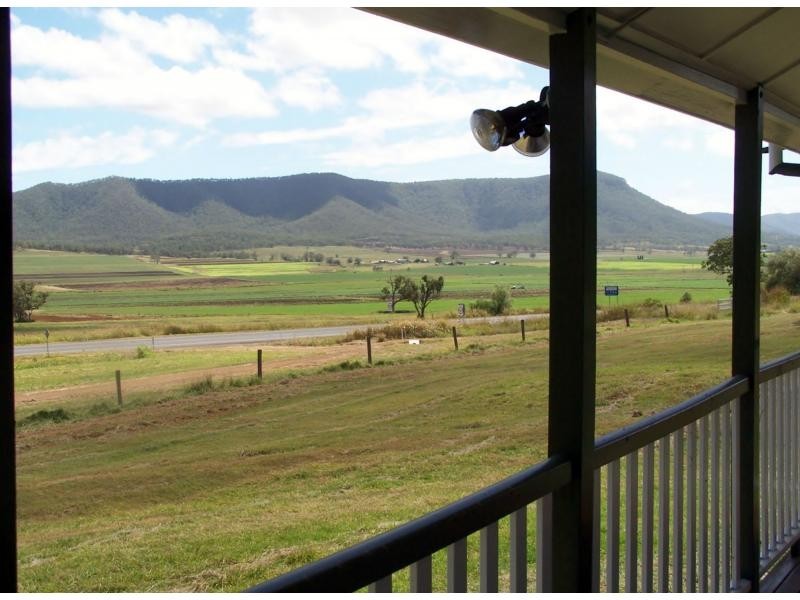 10905 Cunningham Highway, Gladfield QLD 4370