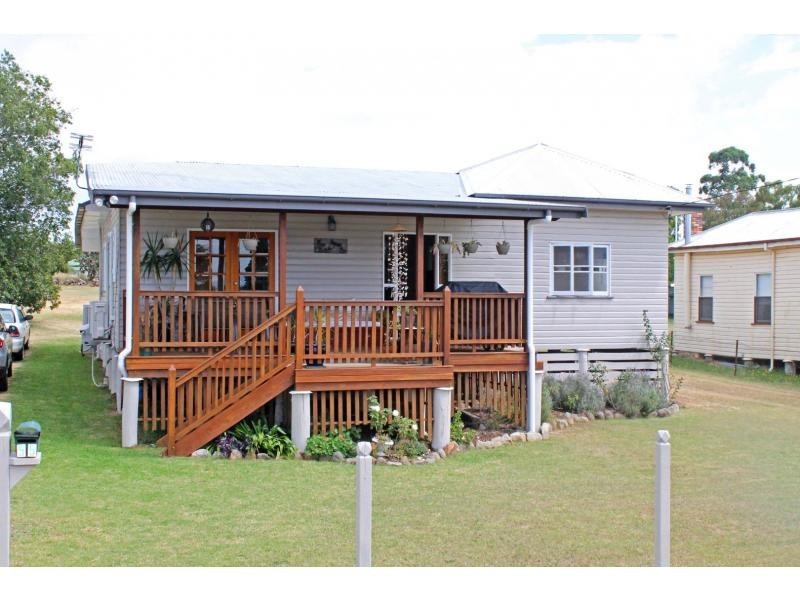 55 Lyons Street, Warwick QLD 4370