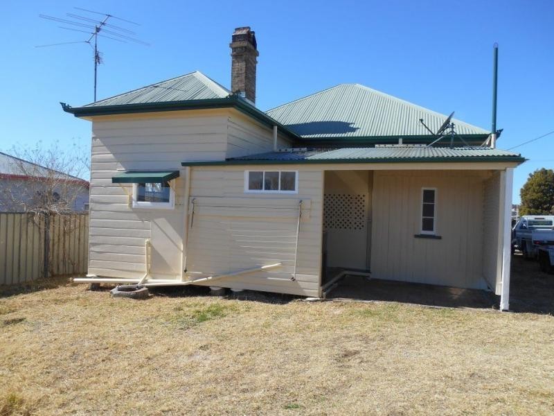 7 Gore Street, Warwick QLD 4370