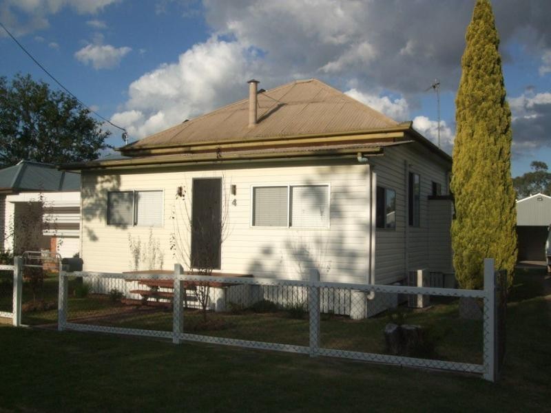 4 McEvoy Street, Warwick QLD 4370