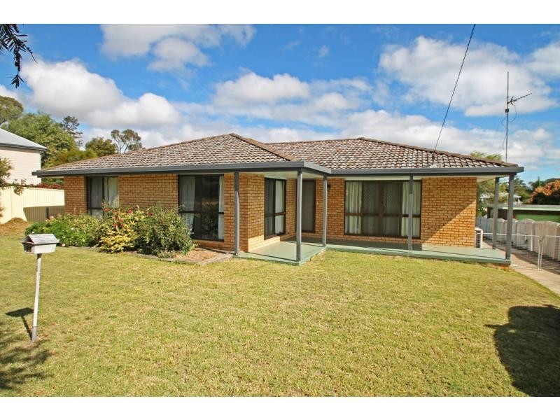 11 Schoch Street, Warwick QLD 4370