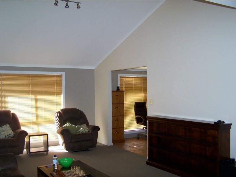 2/217 Pratten Street, Warwick QLD 4370