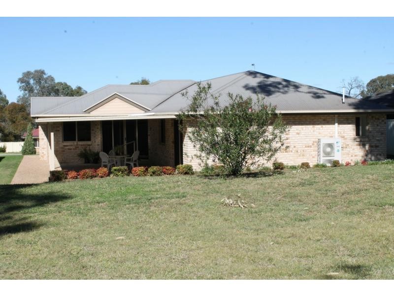 5 Peregrine Court, Warwick QLD 4370