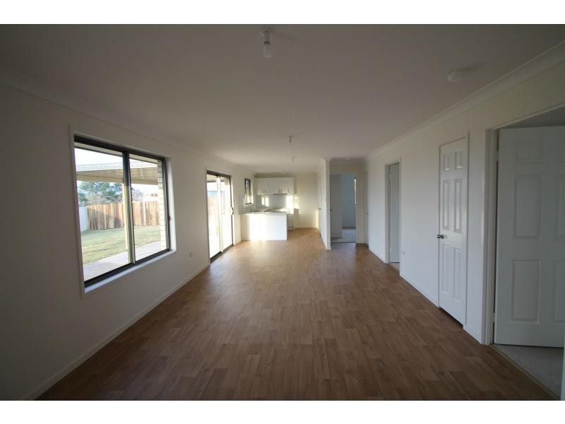 6 Lookout Place, Rosenthal Heights QLD 4370