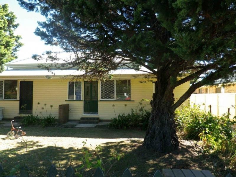 1/27 Locke Street, Warwick QLD 4370