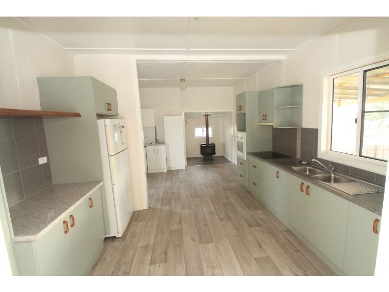 17 Sparksmans Road, Allora QLD 4362