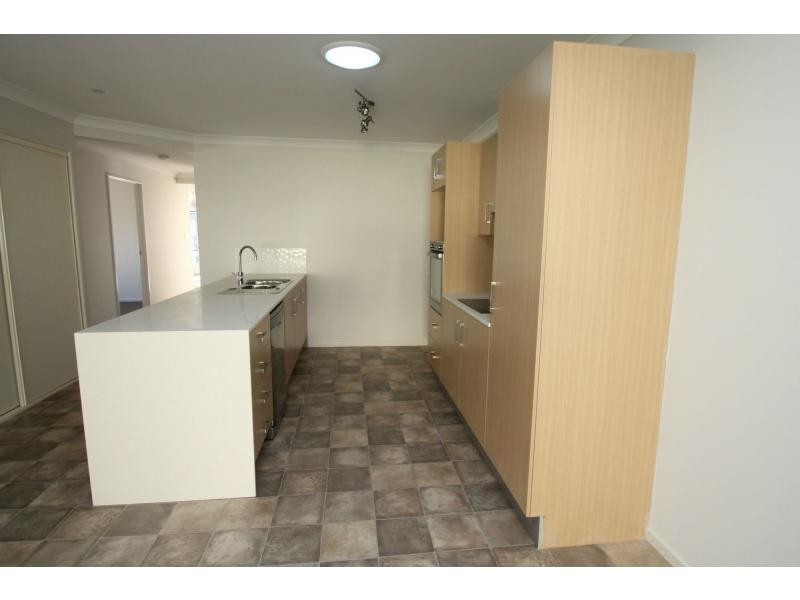 2/12 Shilliday Street, Warwick QLD 4370