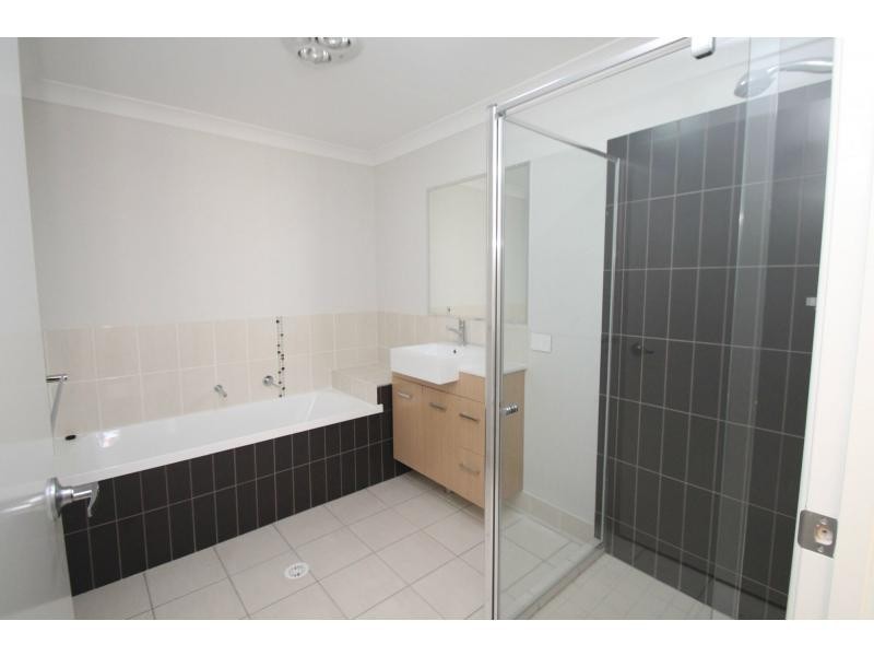 2/12 Shilliday Street, Warwick QLD 4370