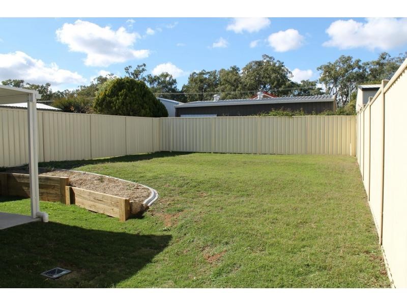 2/12 Shilliday Street, Warwick QLD 4370