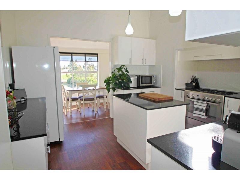 8 Junabee Road, Warwick QLD 4370