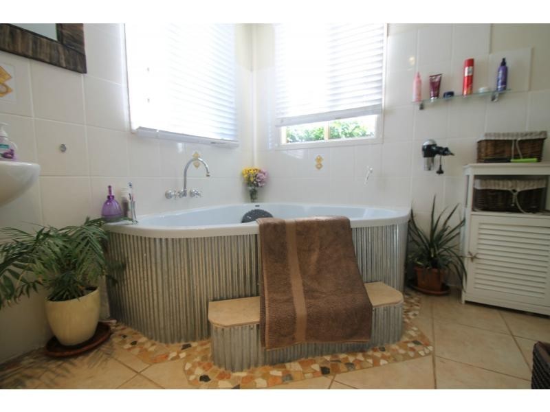 571 Swanfels Road, Swanfels QLD 4371