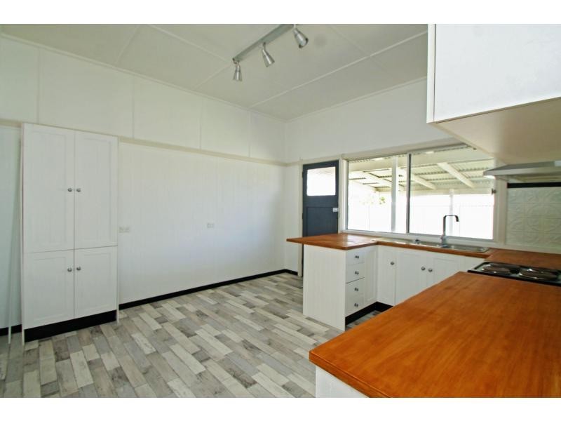 27 Oak Avenue, Warwick QLD 4370