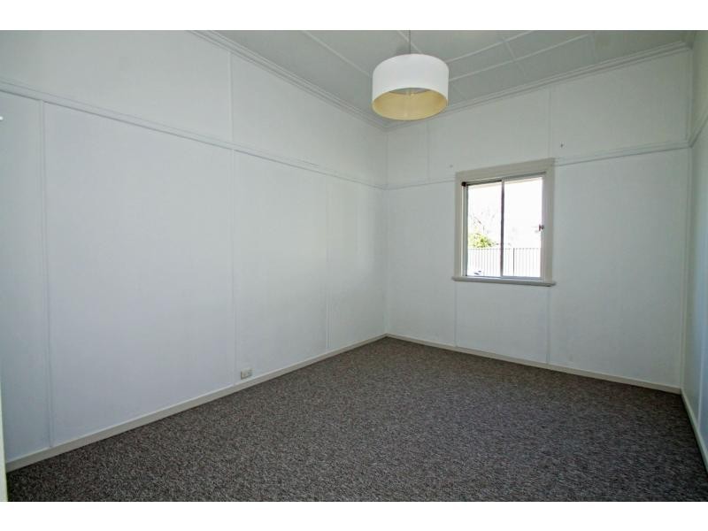 27 Oak Avenue, Warwick QLD 4370