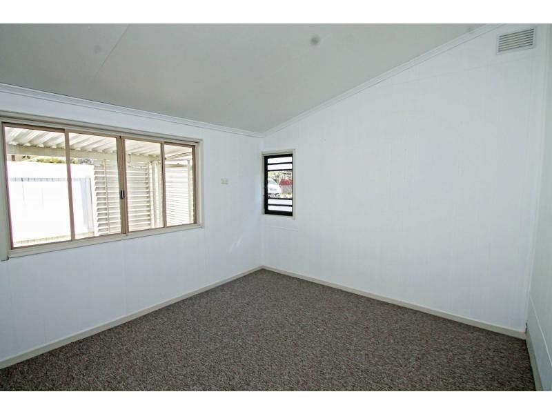27 Oak Avenue, Warwick QLD 4370