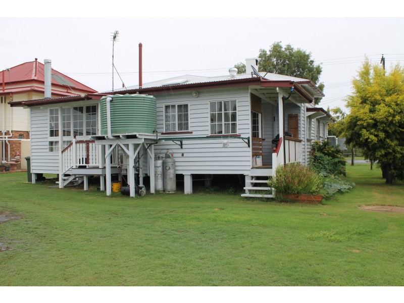 80 Dragon St, Warwick QLD 4370