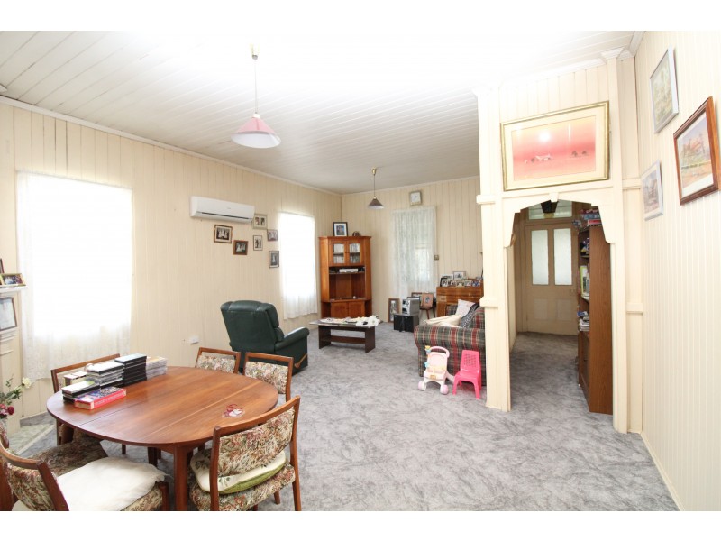 39 Wood St, Warwick QLD 4370