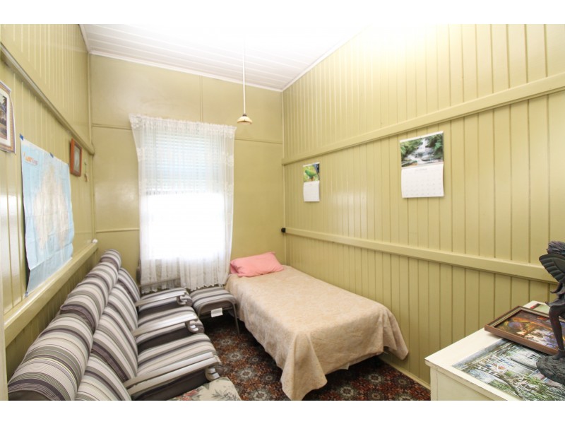 39 Wood St, Warwick QLD 4370