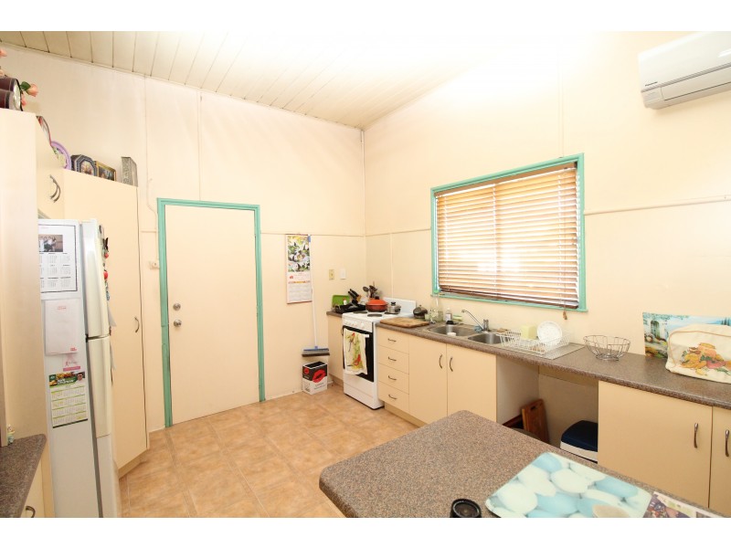 39 Wood St, Warwick QLD 4370