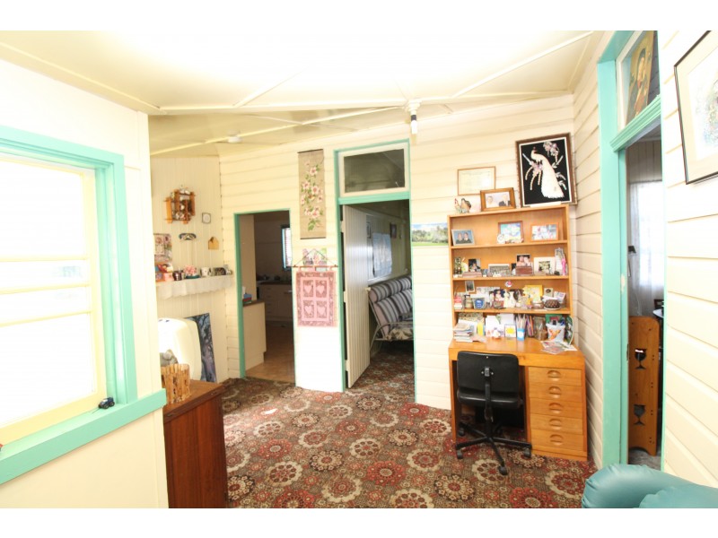 39 Wood St, Warwick QLD 4370