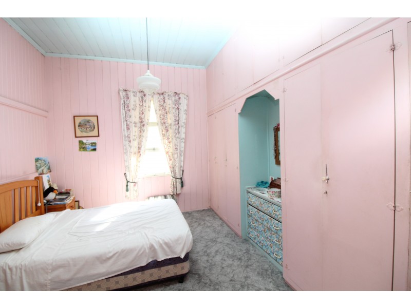 39 Wood St, Warwick QLD 4370