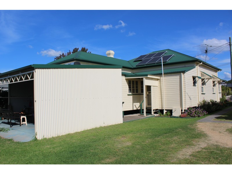 39 Wood St, Warwick QLD 4370