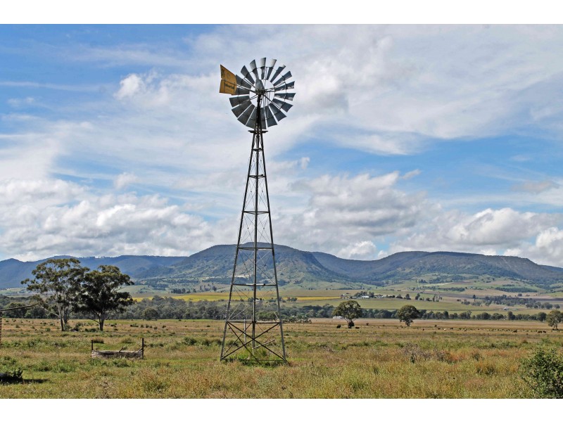 1595 Junabee Rd, Junabee QLD 4370