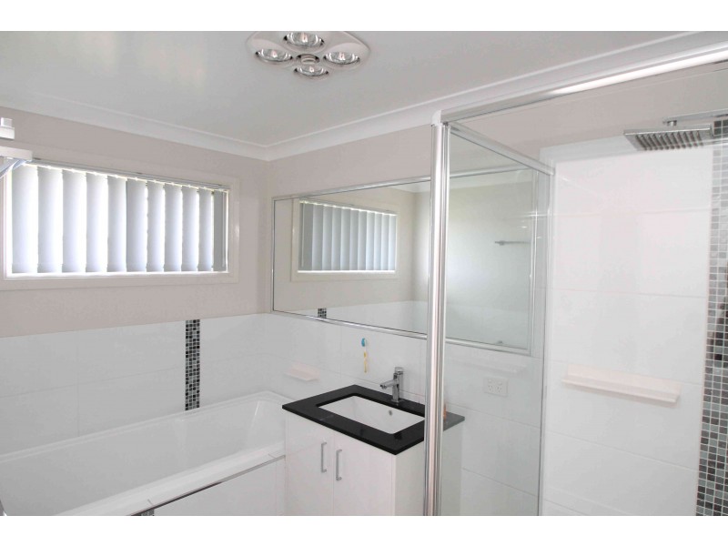 60 Doncaster Dr, Rosenthal Heights QLD 4370